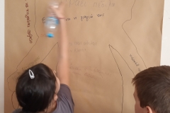 2 Γνωρίζοντας την ηρωίδα